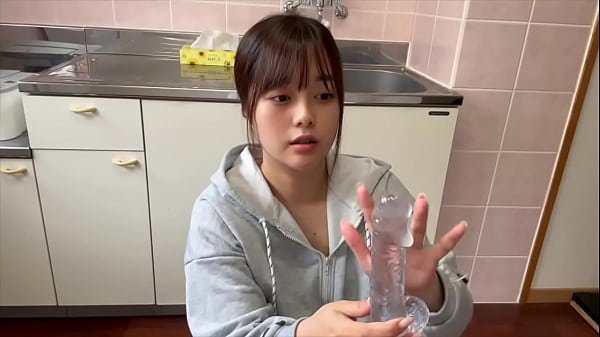 3日間洗ってない女子大生おまんこ。ディルドでオナニー。臭いおまんこ舐めて欲しいな…