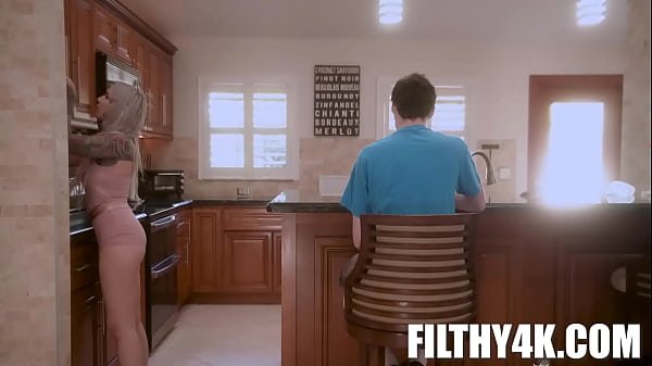 Bossy Stepsis Luna’s Tight Hole Owned by Jodie’s Thick Shaft!