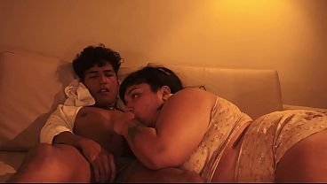 Fantasias con mi padrastro cuando esta solo y se hicieron realidad CAPITULO 1/2 PORNO EN ESPAÑOL
