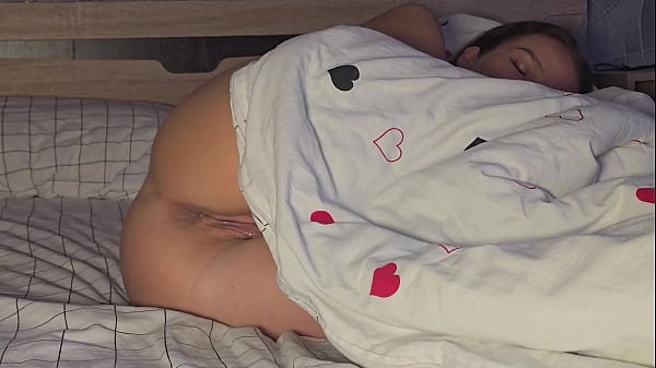 Slut’s stepsister loves to fuck while no one is home.